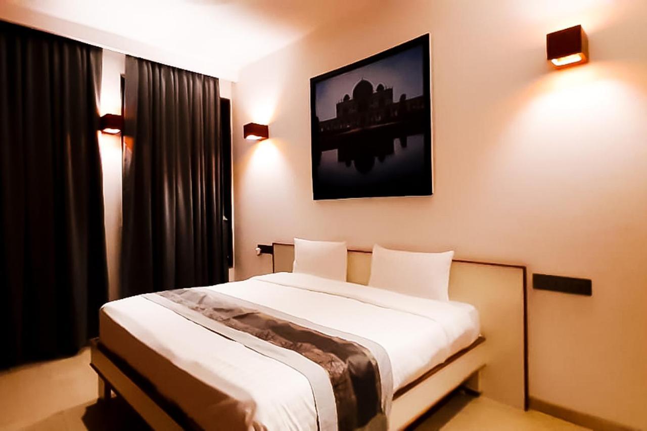 Hotel Mayur Express Sangamner Extérieur photo